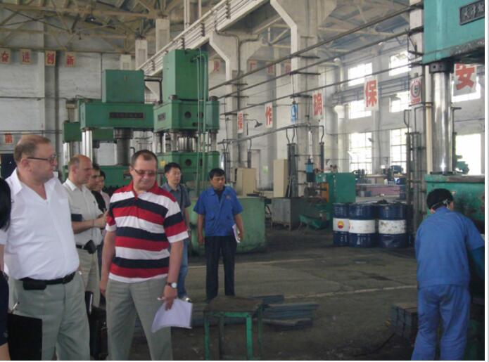 Los clientes de EE.UU. visitaron la fábrica el 14 de junio.